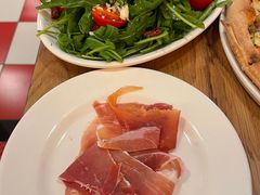 -城市大道红炉披萨烘焙坊