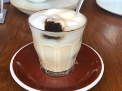 -ROAST coffee & eatery