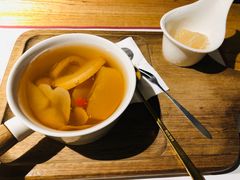 无花果海底椰雪梨汤-炖物24章·顺时轻养茶(杭州大厦店)