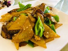 地三鲜-鹤乡东北菜(崮山路店)