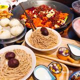 终于打卡了‼️潮流明星都爱的市井火锅
