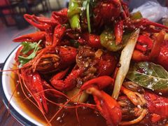 -虾弄弄海派小龙虾·牛羊蝎子火锅