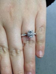 -威德钻石-克拉钻大本营(南京东路店)