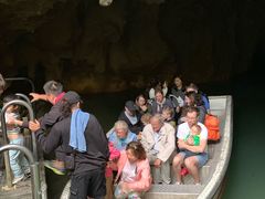 -怀托摩萤火虫洞