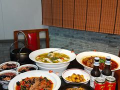 -川流不息·地道川菜·小龙虾(新松江路店)