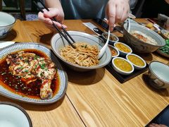 -蟹黄鱼·海派深夜面馆(巨鹿路店)