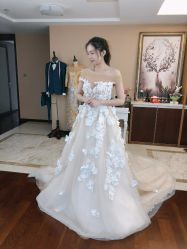 点击看大图 -拉瑞娜LaReine婚纱礼服高级定制