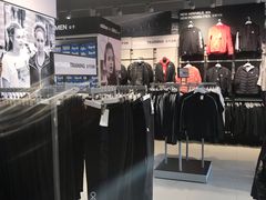 -王府井奥莱临潼小镇(临潼店)