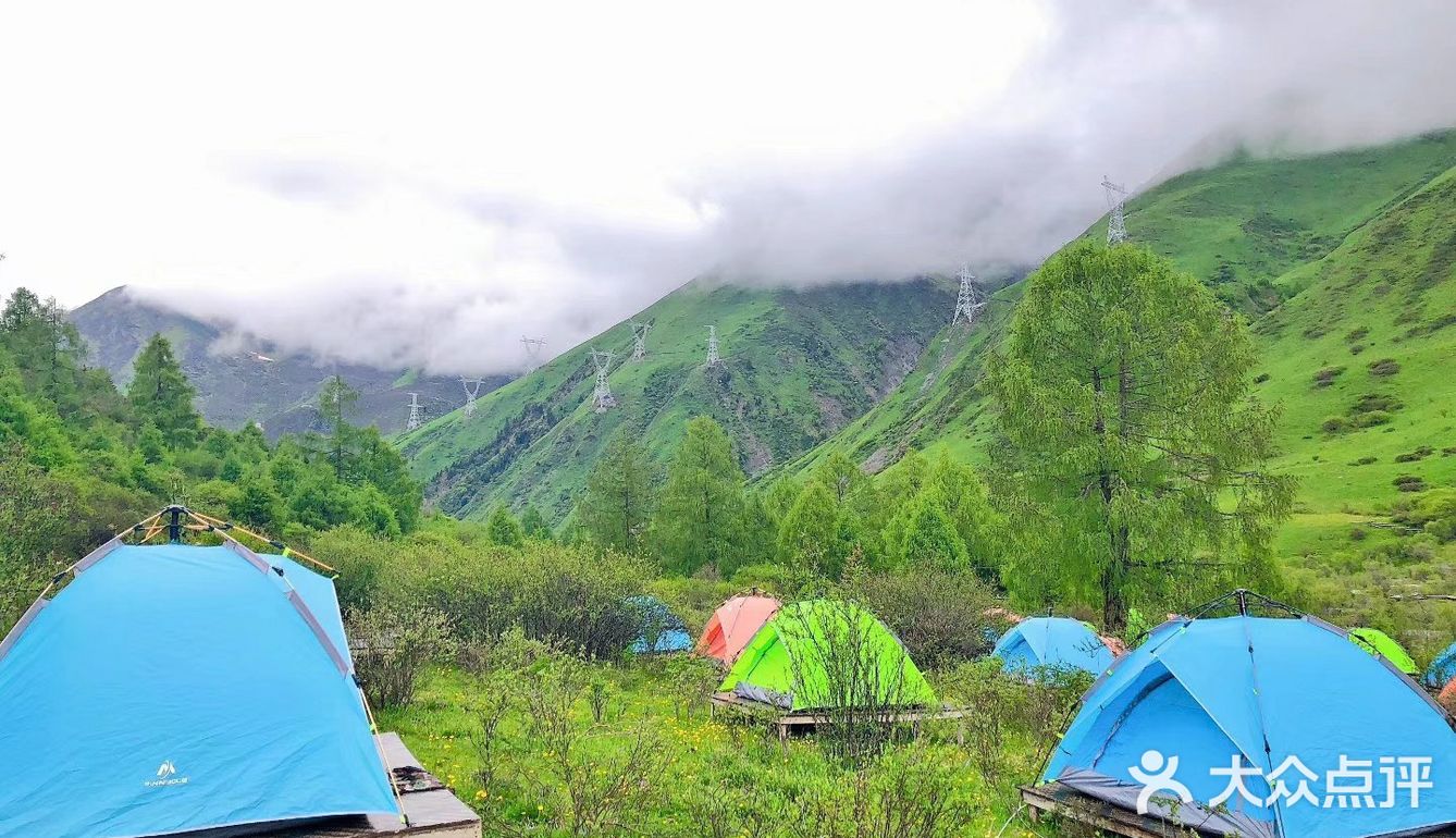成都周边游[糖果]超级川西冷僻露营圣地[礼花]——鹧鸪山