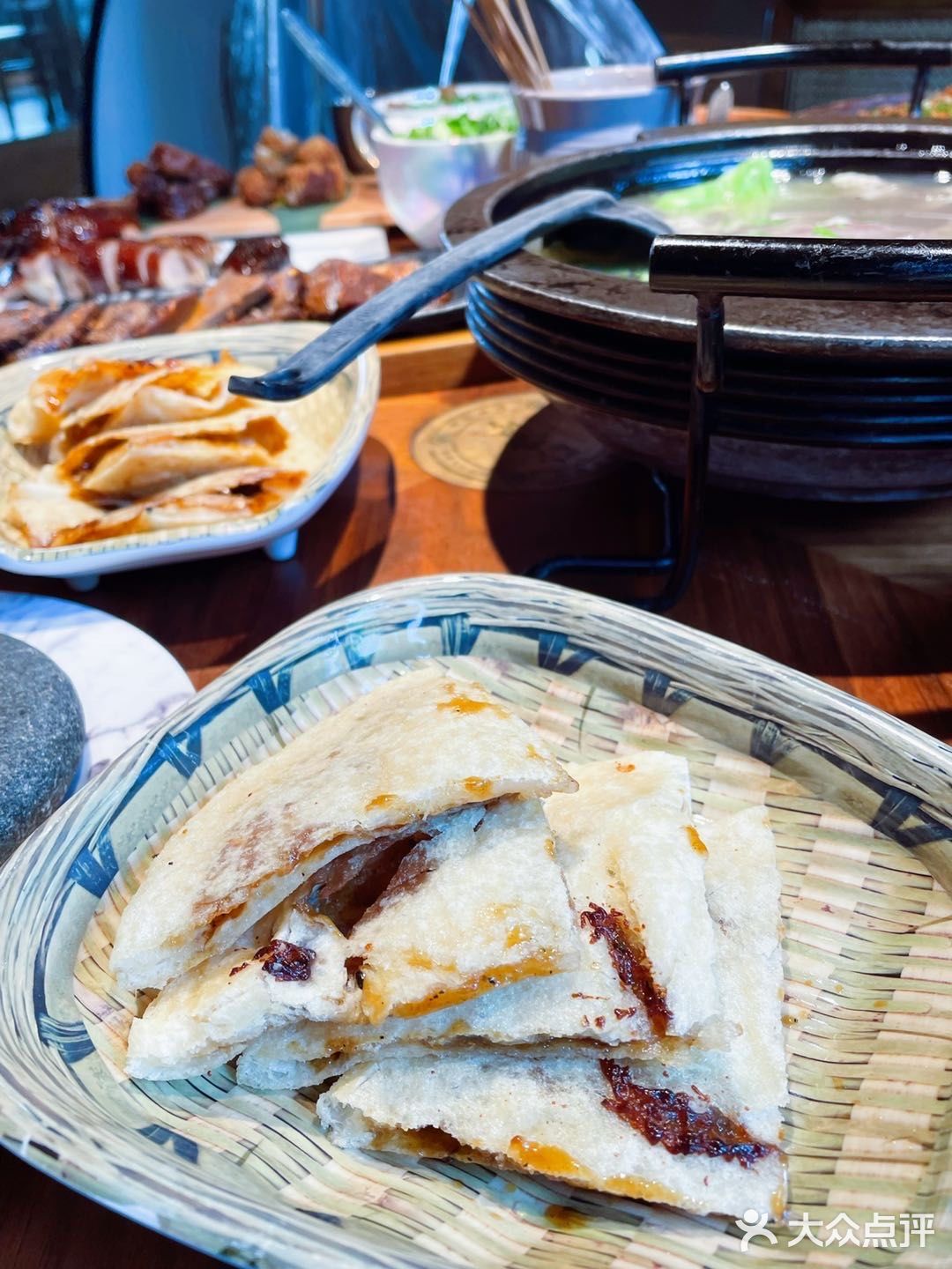 为什么不在晚餐约上朋友来古市香放松一下呢？