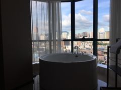 -深圳罗湖东门步行街亚朵X酒店