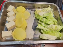 -超越炭火牛蛙火锅鸡(河东店)
