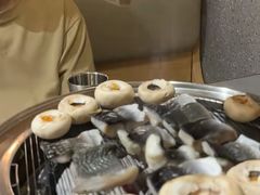 -围炉肉舍•炭烤活鳗•丹东海鲜烤肉(步行街店)