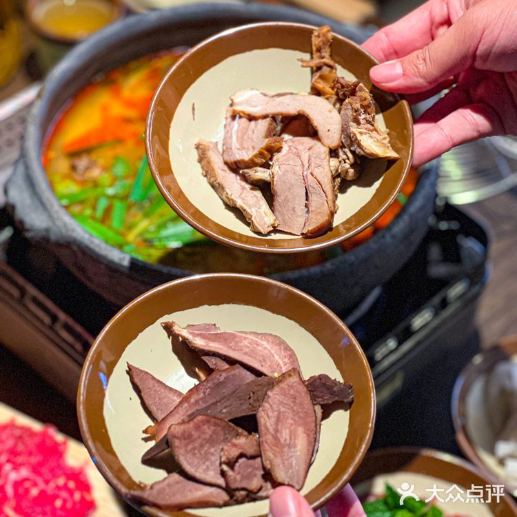 在这里实现酸汤牛肉火锅自由｜大龙六方·贵州酸汤牛肉火锅