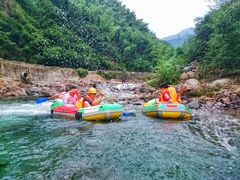 -安吉龙王山峡谷漂流