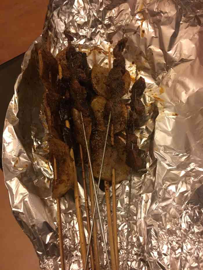 洛阳马坡烧烤(索凌路店)-"没有想象中的好吃,烤饼还挺好吃的,烤香菇.