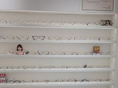 -美式眼镜·授权蔡司.依视路.尼康.豪雅.明月(南翔印象城店)