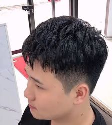 -首脑美发沙龙