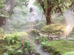 -Chom Cafe and Restaurant