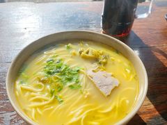 酸汤肘汤面-亮亮面馆(经六路店)