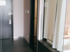 -桔子酒店(上海西藏北路地铁站店)