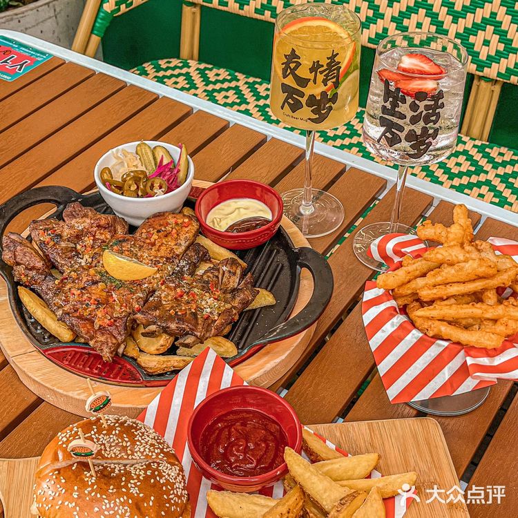 跨越整个郑州也要来吃的碳烤肉 但丁市集给的浪漫