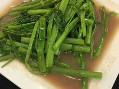 -J Daeng Seafood