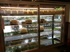 面包甜点陈列柜-红宝石·鲜奶小方·海派西点房(浦三店)