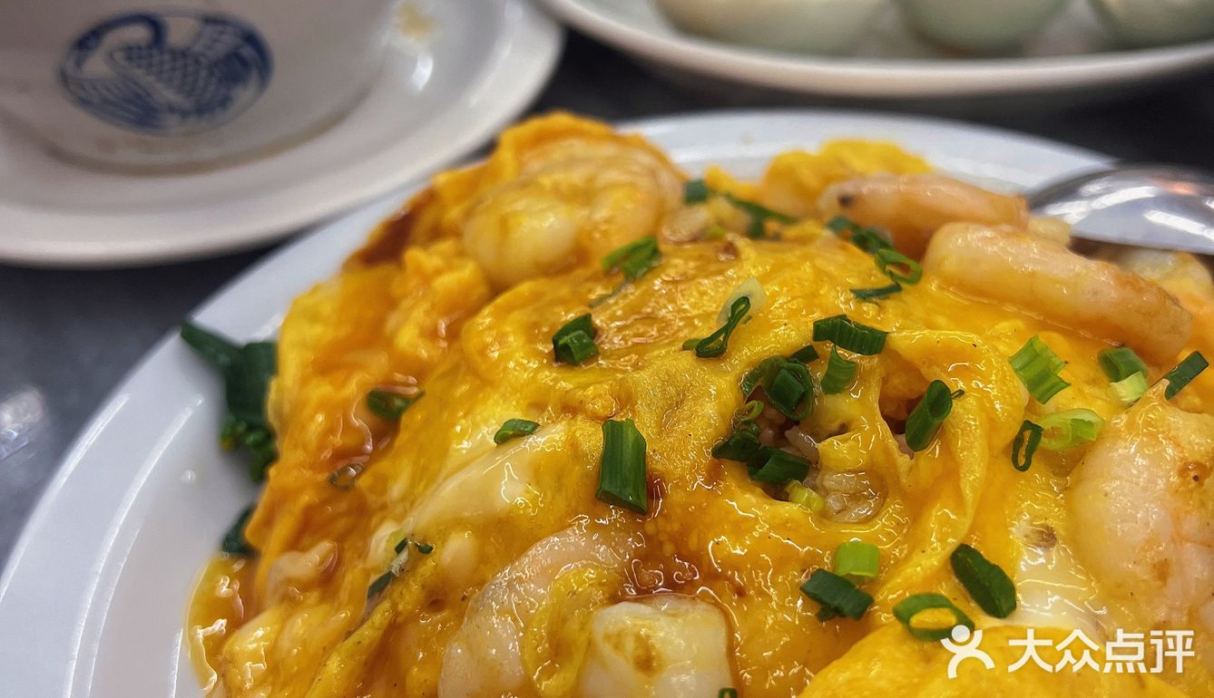 服了，猜猜是哪家公司的饭堂……