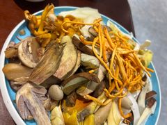 -菌之家·专业纯野生菌火锅·特色炒菌