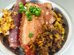 -梁阿婆廿年老牌扣肉糯米饭