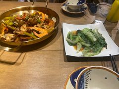 -臻鲜燕海鲜融合餐厅(金陵style店)