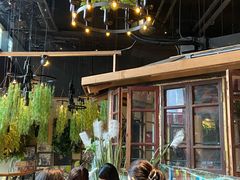 -临界音乐酒馆·小龙虾·江湖菜(华熙LIVE·鱼洞店)