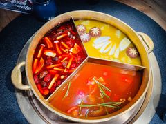 -湊湊火锅·茶憩(南京东路悦荟店)