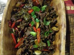 基诺茶叶炒牛肉-基诺山寨.版纳民族特色菜