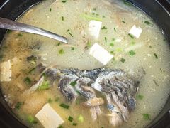 -土砂锅生态山庄·非遗砂锅雅鱼