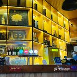 谁会拒绝吹着海风看着海浪享受美食呢！