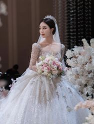 -莫小姐婚纱