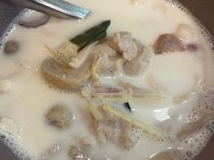 东卡椰奶鸡汤-荷花泰菜(东方新天地店)
