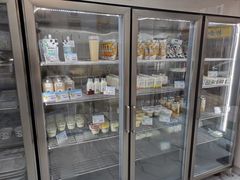 面包甜点陈列柜-白色日记·手作酸奶(麦凯乐店)