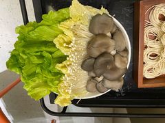 -红鼎豆捞·非遗鲍皇汤火锅(宝丰路店)