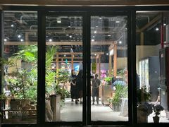 -瑞虹新天地月亮湾