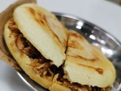 肥瘦腊汁肉夹馍-薛昌利大米面皮(南关正街店)