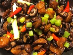 小香菇焖香肘-赤宴·川菜(玉林店)