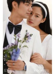 -雪中彩影婚纱摄影·微光艺术中心