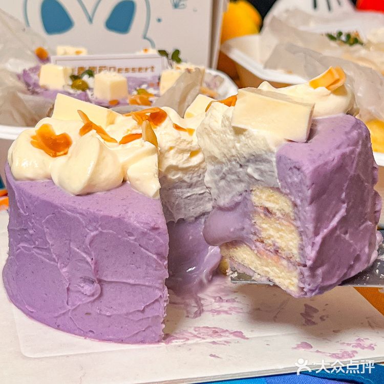 谁懂！！西安这家芋泥蛋糕爆浆哗哗往外流…