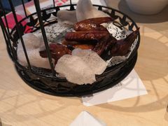 招牌脆皮乳鸽子-避风塘(百联东郊店)