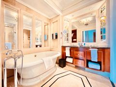 -广州富力丽思卡尔顿酒店