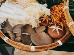 -尚尚仙·酸汤猪手·猪肚鸡火锅(华联万柳购物中心店)