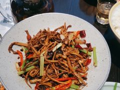 -川流不息·地道川菜·小龙虾(松东路店)